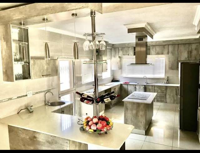 10 BEDROOM PROPERTY TO RENT IN AMANDASIG